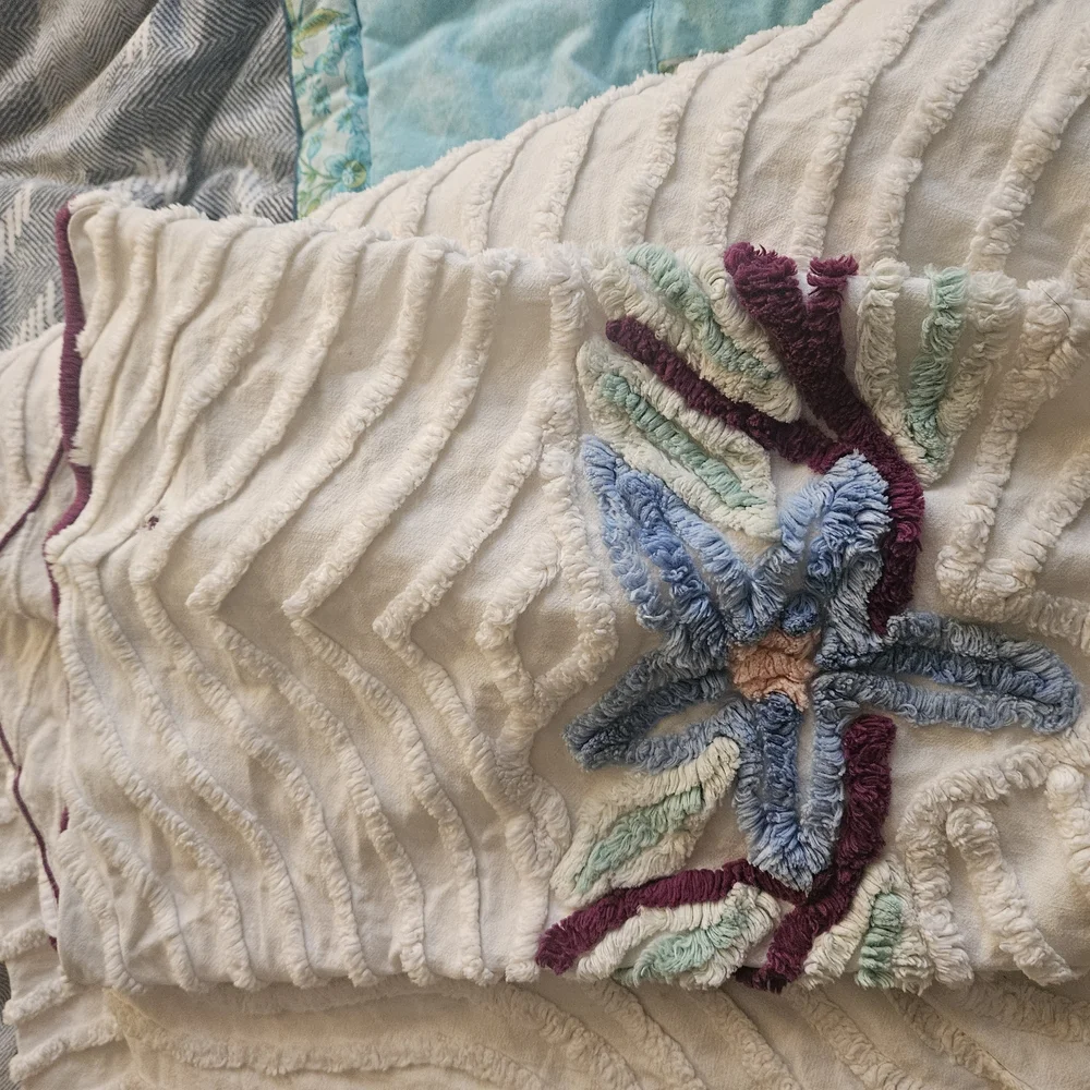 Vintage Unique Flowered Bed Topper/Blanket - Picture 7 of 8